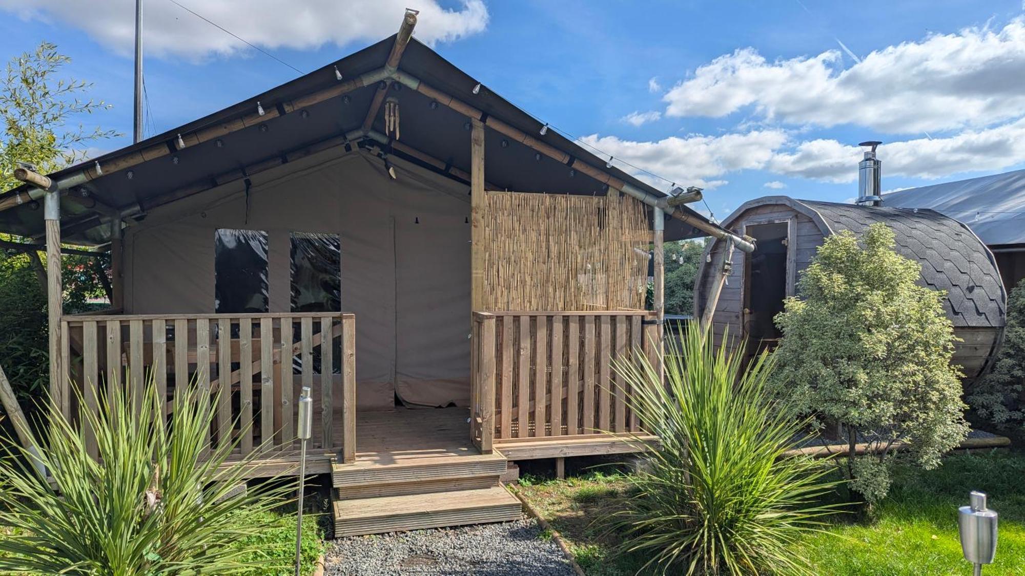 Sunset Retreats Safari Tent Ombersley 외부 사진