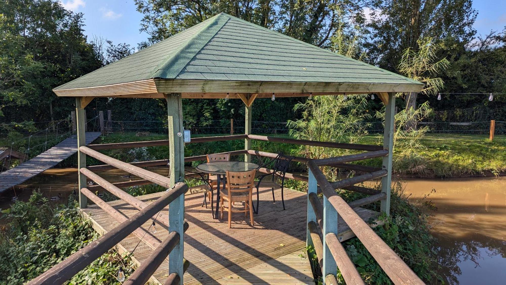 Sunset Retreats Safari Tent Ombersley 외부 사진