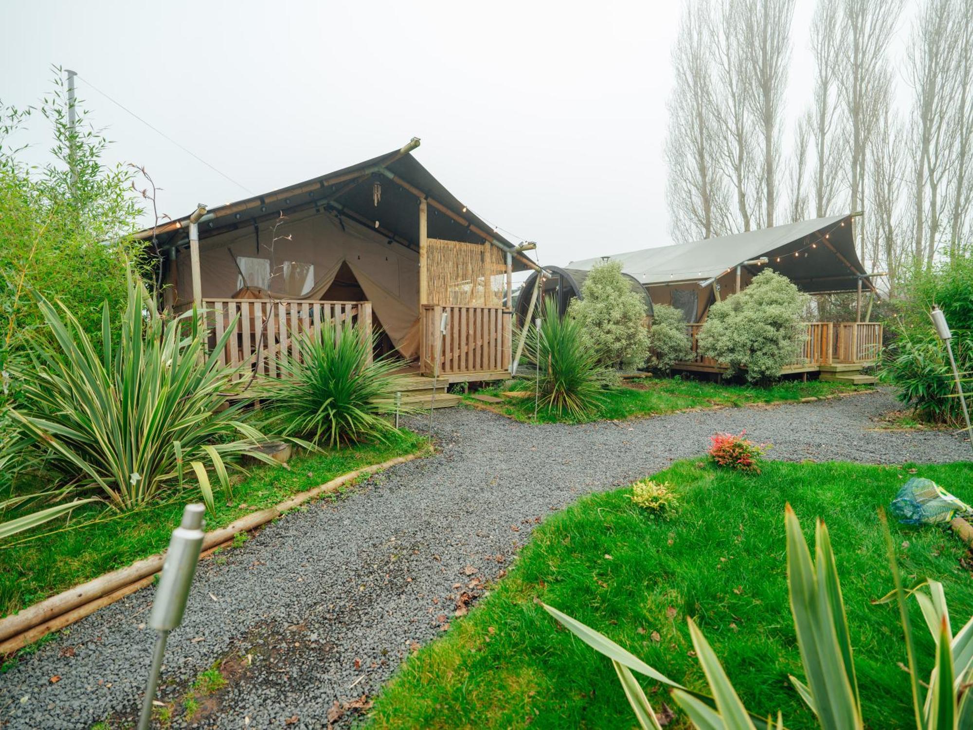 Sunset Retreats Safari Tent Ombersley 외부 사진